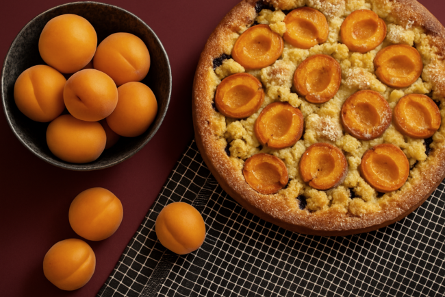 Aprikosen Streuselkuchen mit Marzipan