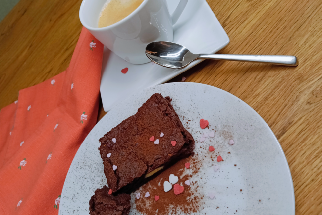 Dreierlei Brownies mit Himbeeren